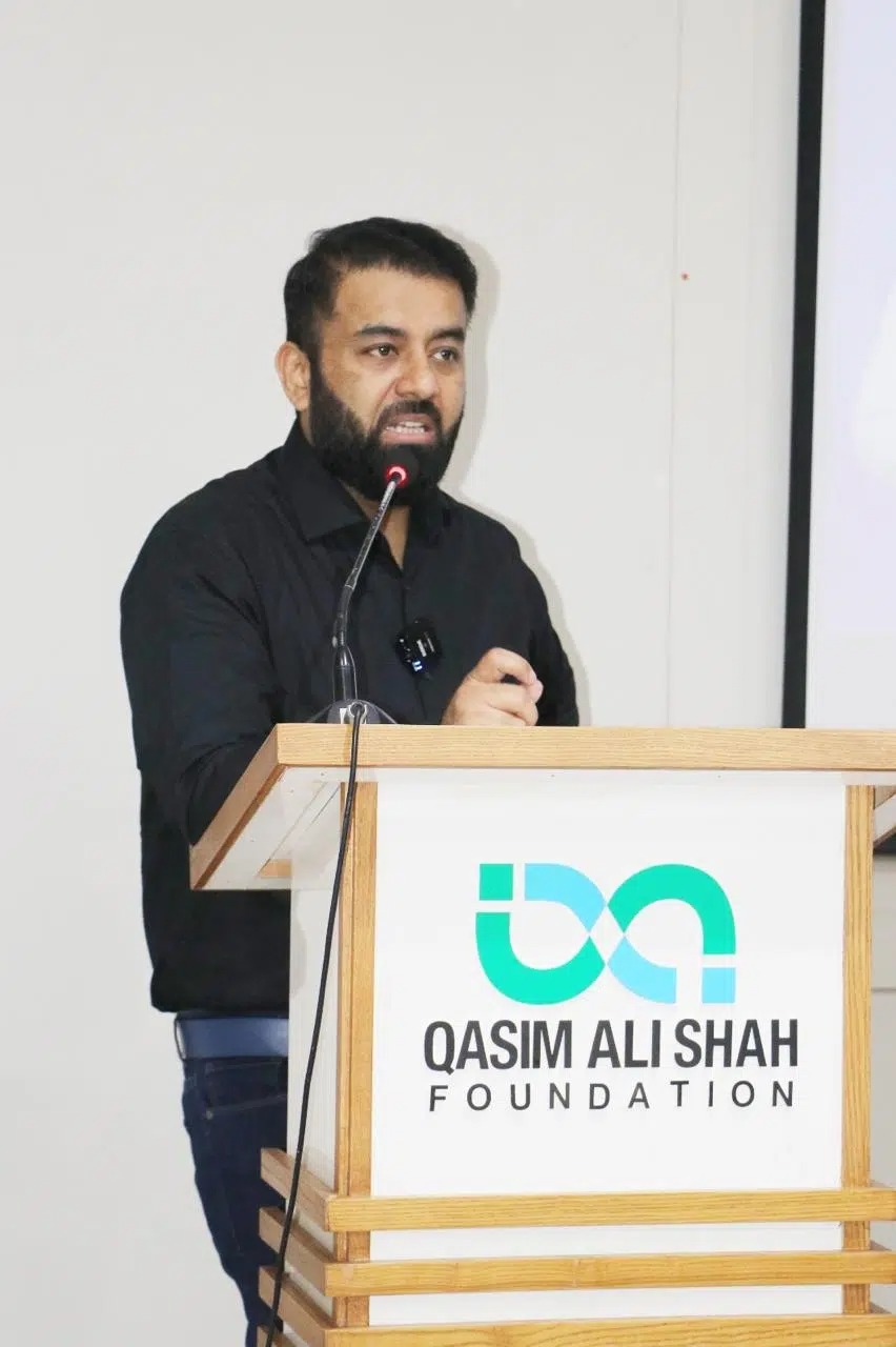 munir-ahmad-speaking-at-qasim-ali-shah-foundation