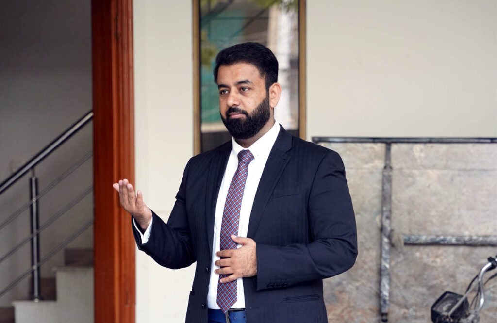 7 Munir Ahmad Tips to Overcome Your Fear of Public Speaking